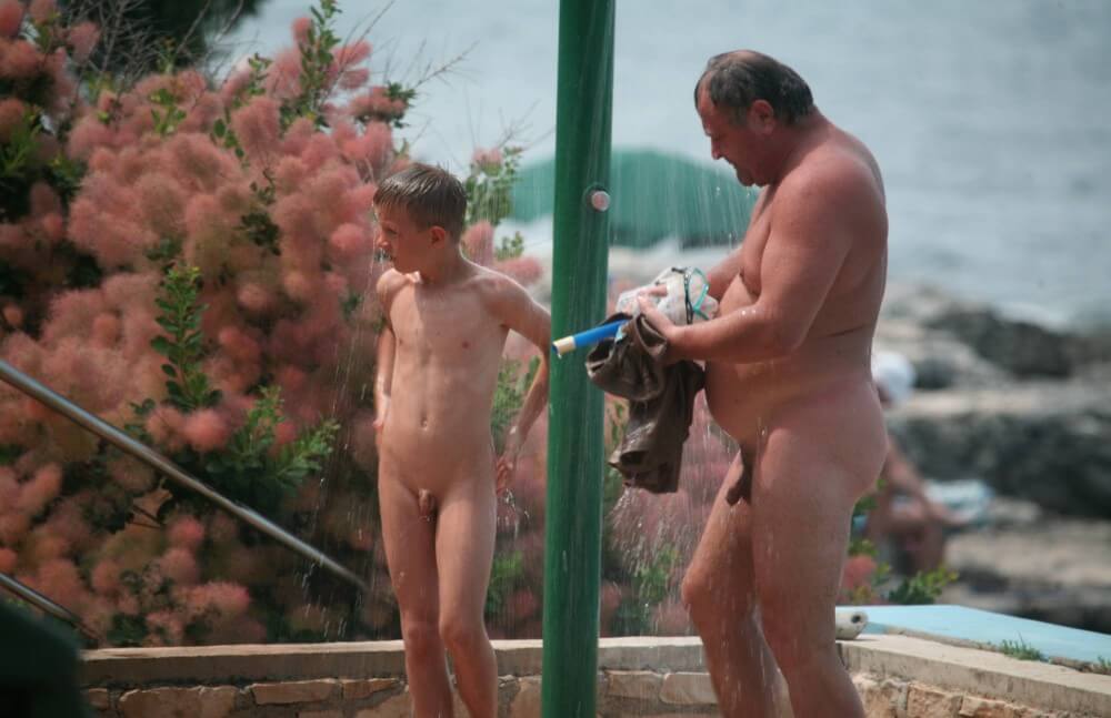 Naturist Shower Profiles pics - Nudity is seen as a natural and beautiful aspect of life