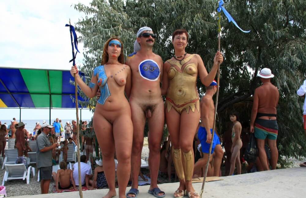 Three Painted Girl Poses pics - Lightness and ease as the main traits of naturists