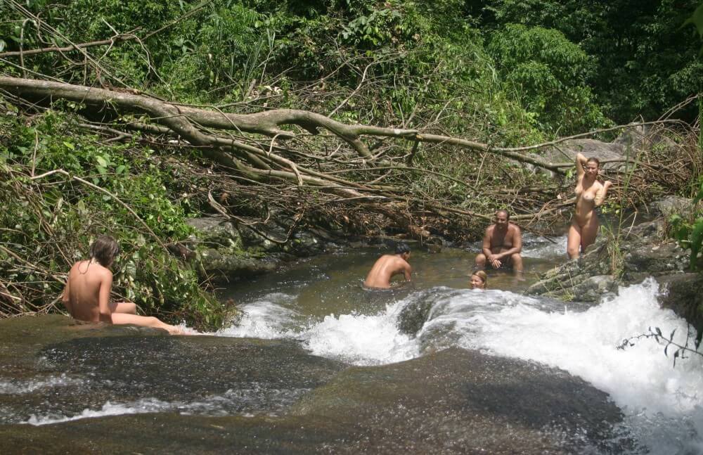 Brazilian Top of the Rivers photos - Spectators are permitted to be naked