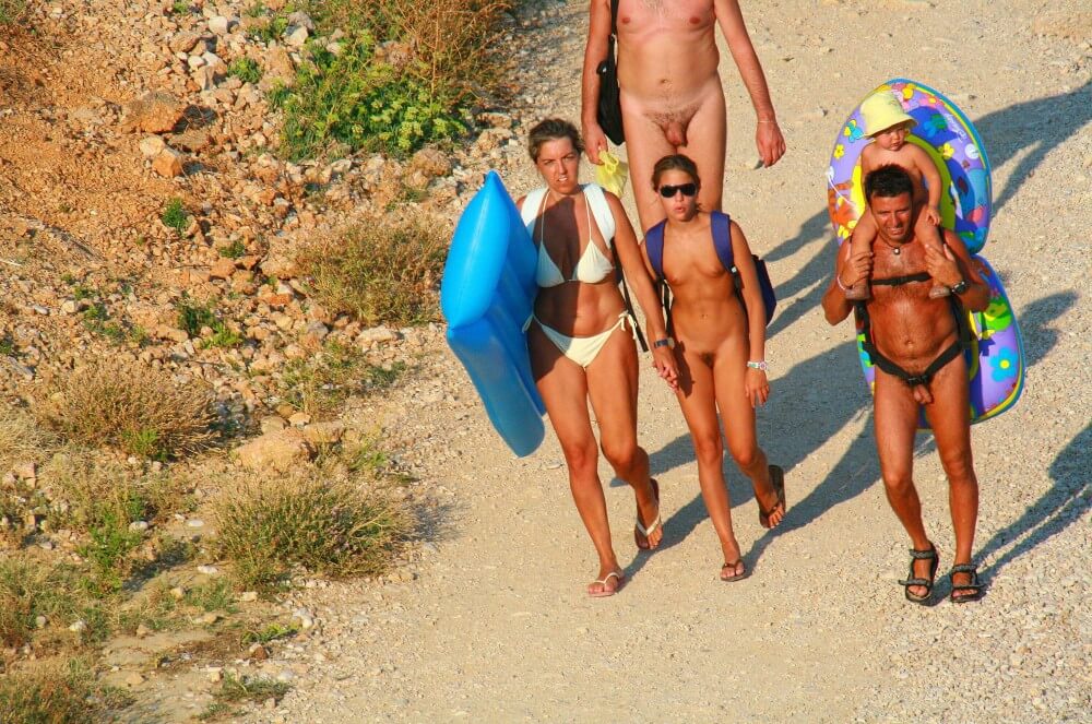 Ula FKK Beach Entry Hills pics - Nudism and naturism value harmony