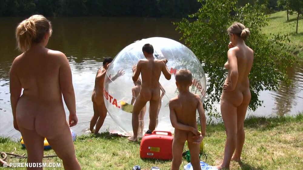 Aqua Nude Relaxation Full HD - Through naturism, people seek the opportunity to feel free and in harmony
