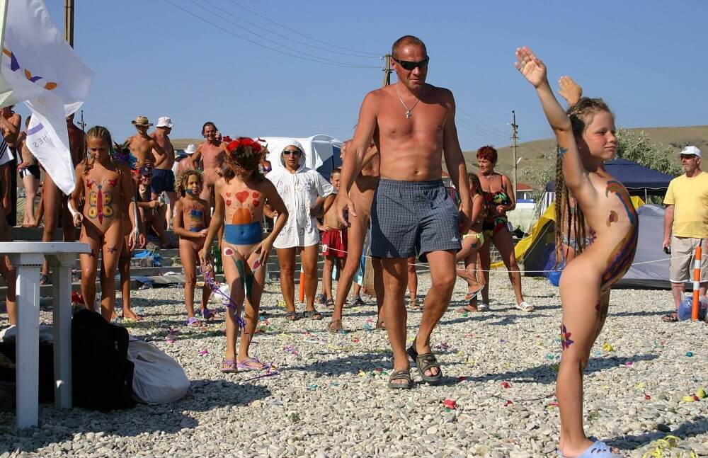 Beach Time Talent Show pics - Freedom is part of naturism