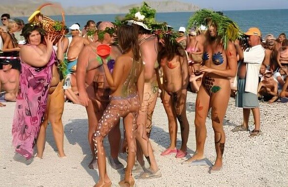 Premium Content # 34 - Ordinary people as naturists