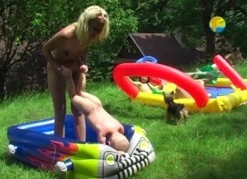 Naturist Freedom: Not only Skipping Ropes - Nudism as a way to overcome body image issues and stereotypes