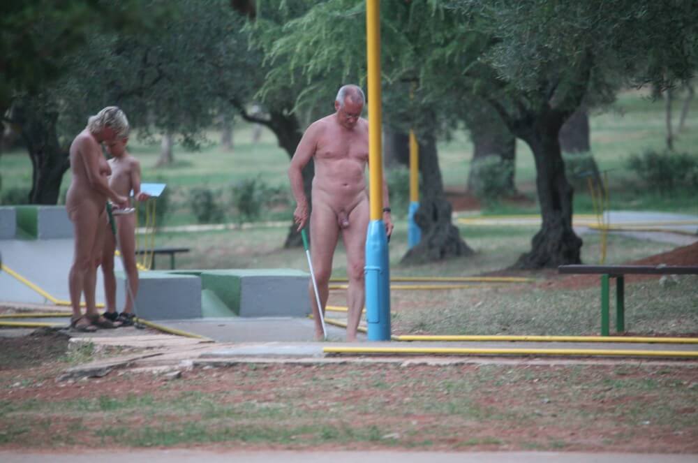 Mini-Golf Nude Participants pics - Naturism and nudism are a path to peace of mind and a little solitude