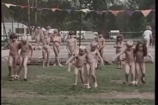 Educating Julie (1984) - Poor naked people and rich naked people in one place
