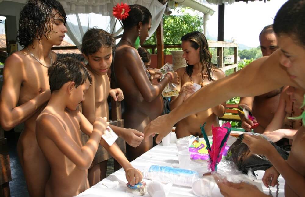Brazilian Sunshine Beauty photos - Spectators are permitted to be naked