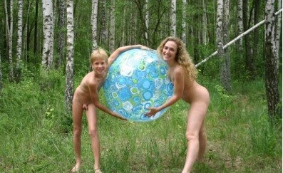 Crimea Family Sand Profile photo gallery - Support and mutual understanding are important in the nudism movement