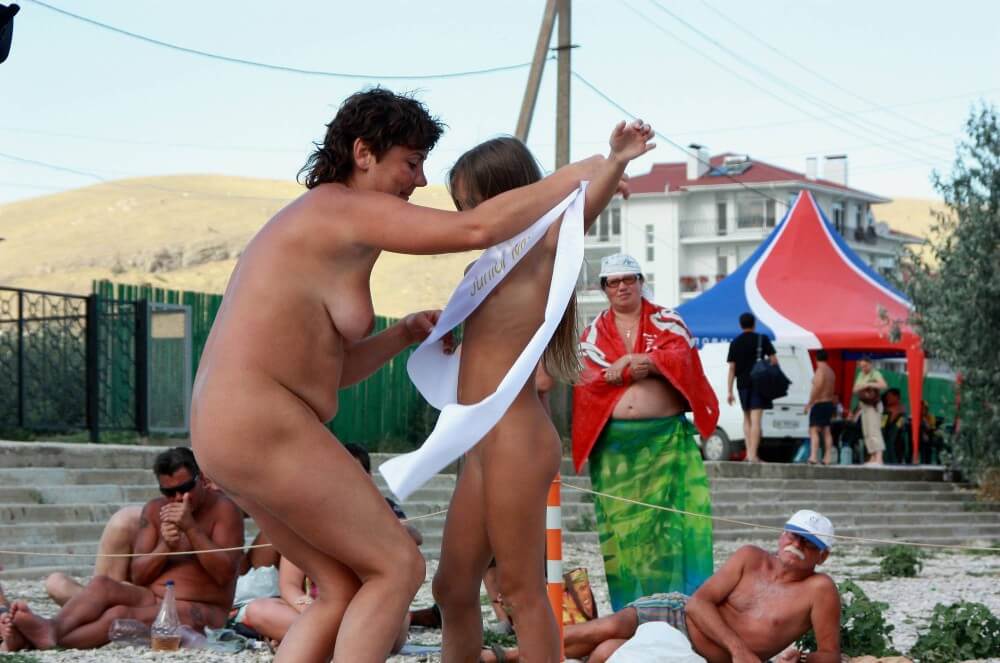 Presenting Mini Awards photos - Naturists love nature and the environment