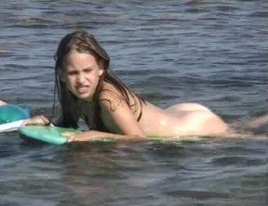 Naturistin: Julia and Hanna Am Meer - Nudists strive for tolerance and respect for others