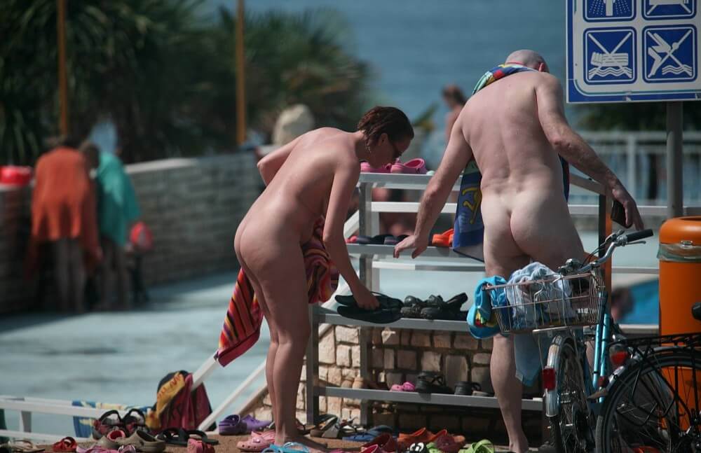 Pool Arrivals and Departures pics - People seek in nudism a way to overcome their insecurities