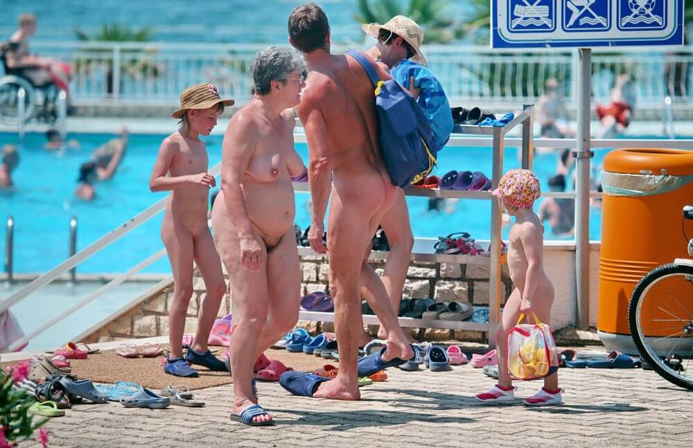 Family Poolside Grouping pics - Through naturism, people seek the opportunity to feel free and in harmony