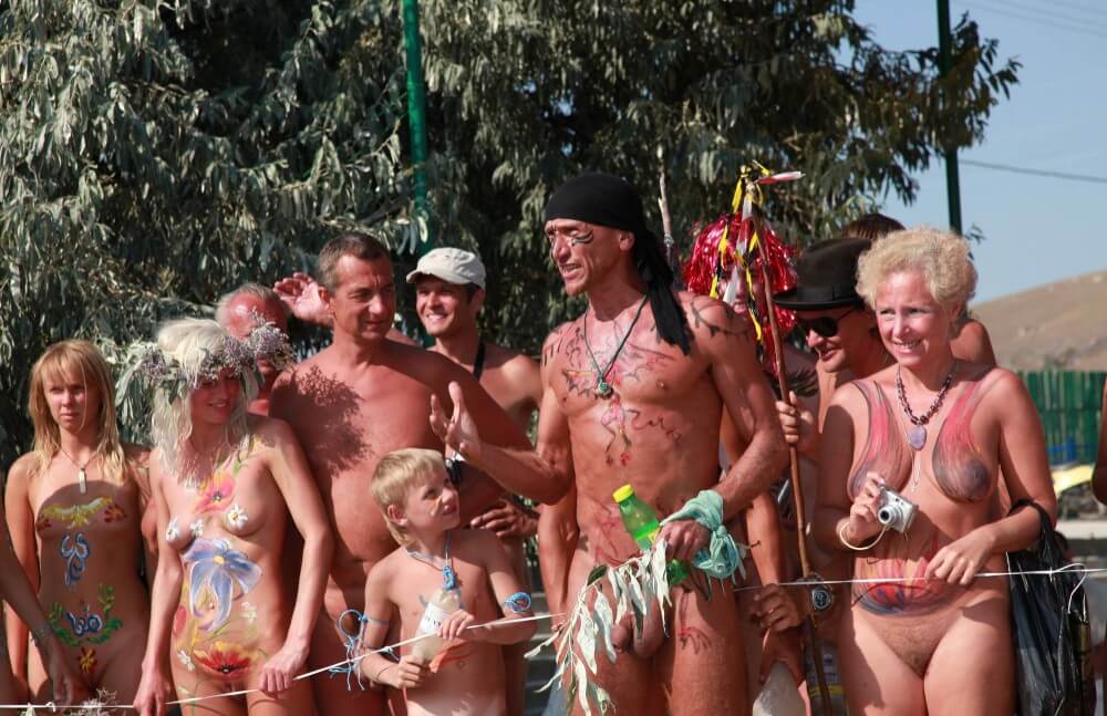 Naturist Day From Behind pics - Through naturism, people seek the opportunity to feel free and in harmony