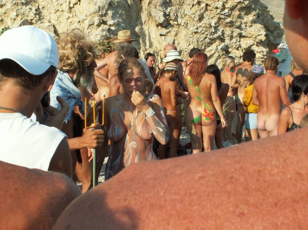 Neptune Day Side Views photos - Naturism enthusiasts choose the natural world