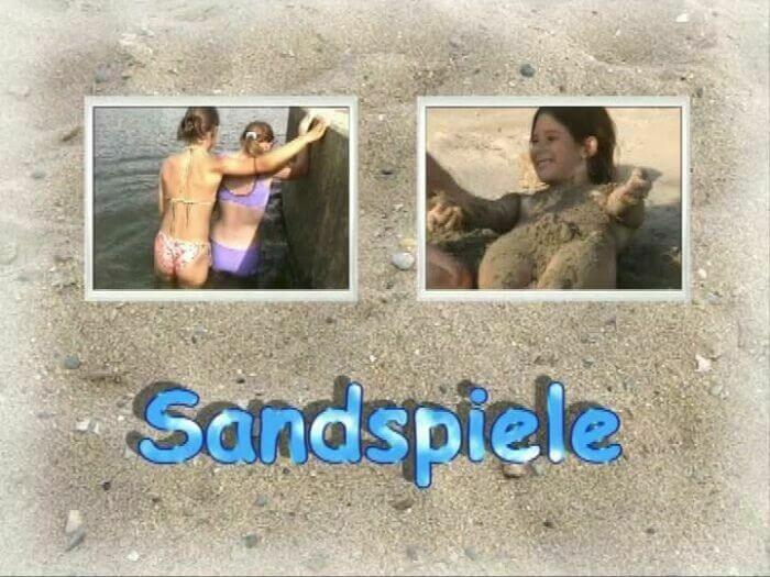 Naturistin: Sandspiele - Promoting nudism to the masses