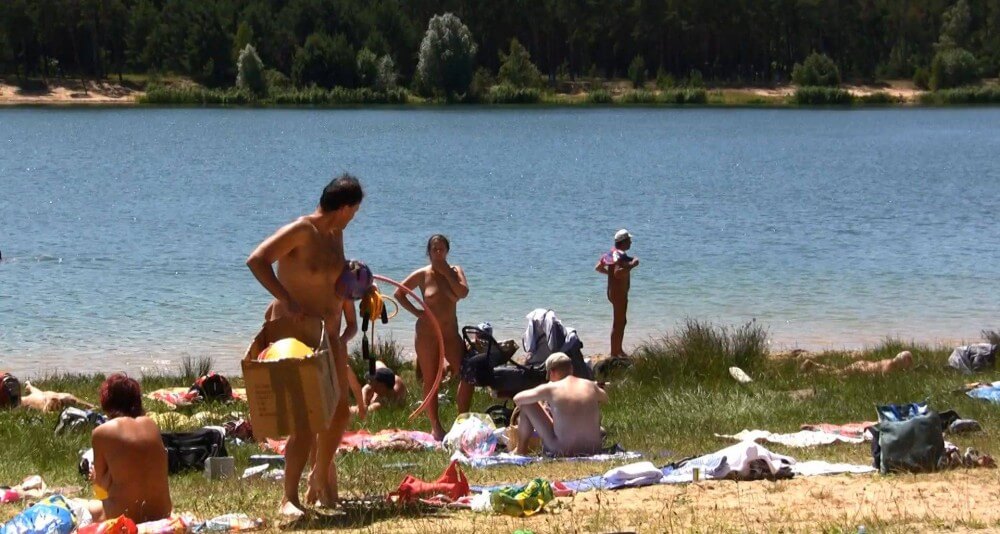 Lakeside Forest Camp 1 Full HD - It strives for inner balance—not being afraid to be naked among those like you