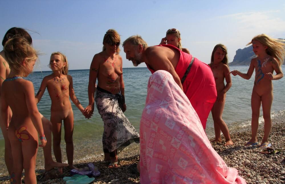 Water Drying Off pics - The naked body is an expression of freedom