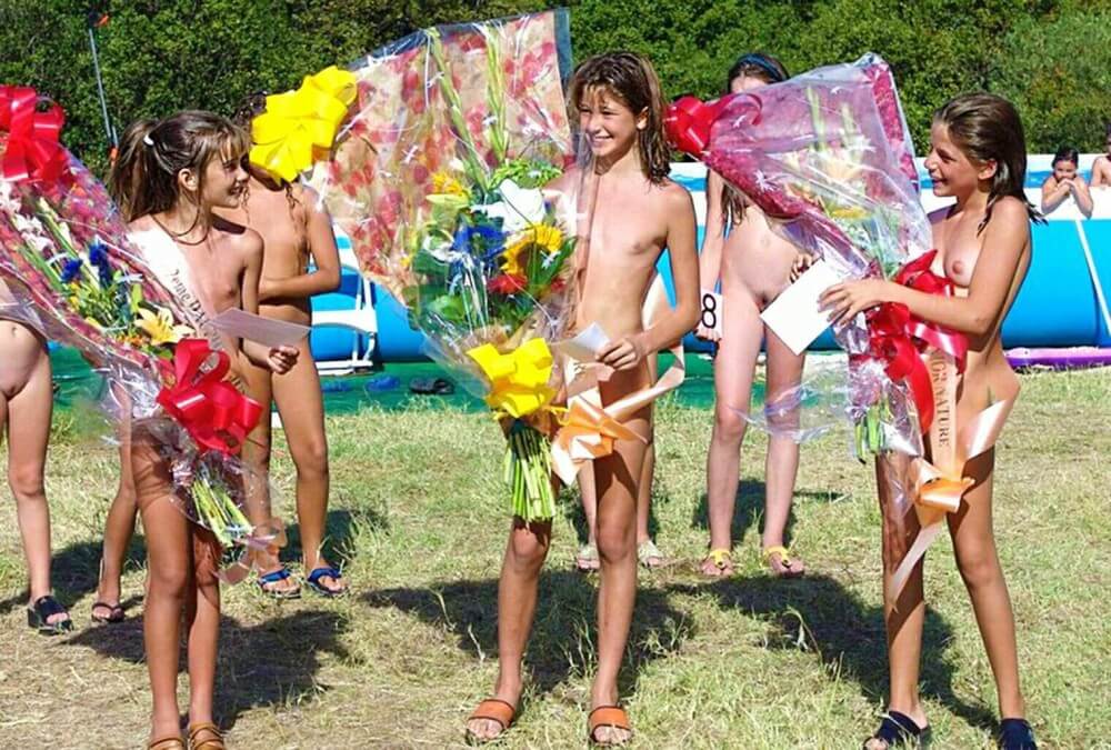 Nudism photo gallery # 2 - Visiting the Beach Without Clothes