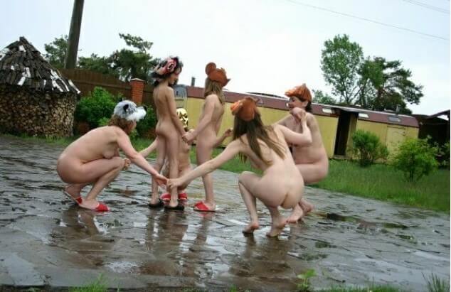 Naturism photo gallery # 23 - Mutual respect and trust are important components of the nudist and naturist community