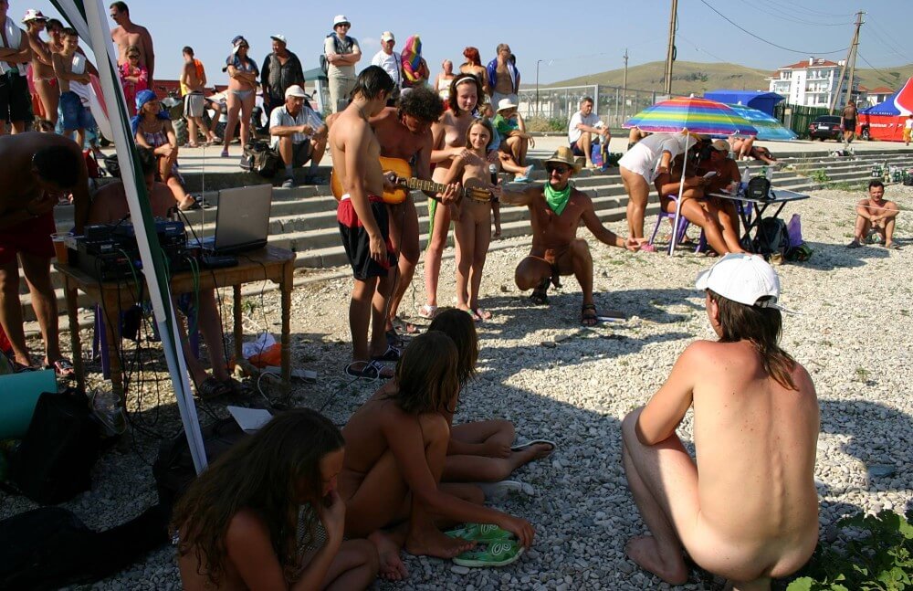 Nude Party By The Steps pics - Living in harmony and tranquility is the goal of naturists