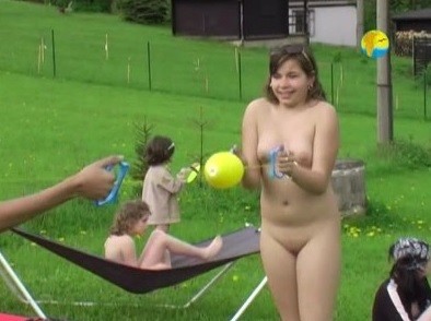 Naturist Freedom: Meadow - Getting rid of clothes