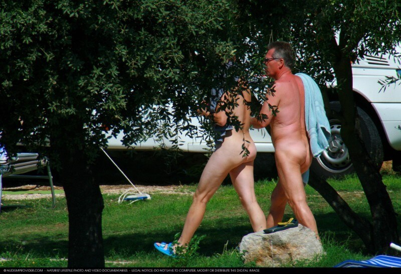 A Quick Swim In The Lake-Avilia Big gallery - Nudism is based on sincerity