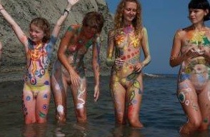 A Mediterranean Crag photos - Naturalness and freedom are the core principles of naturism and nudism
