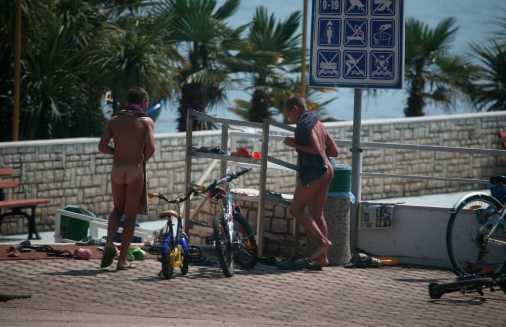 Nudism in a German water park photo - She appeared completely naked