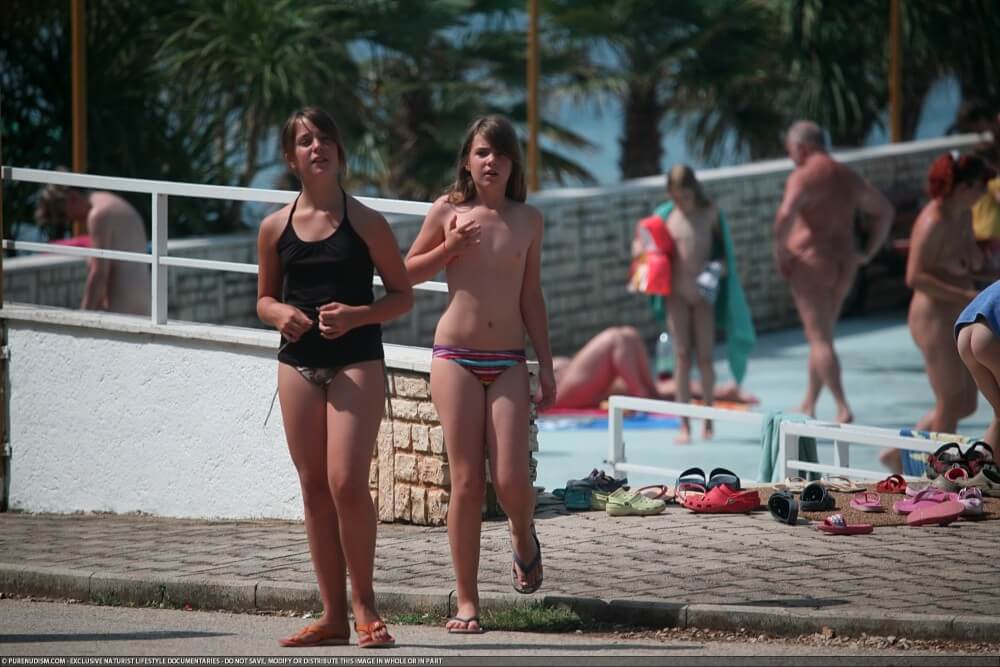FKK Water Locations Set 1 - Beautiful family nudism