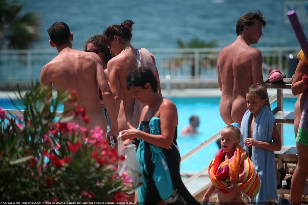Naturism photo gallery # 66 - International Naturist Federation