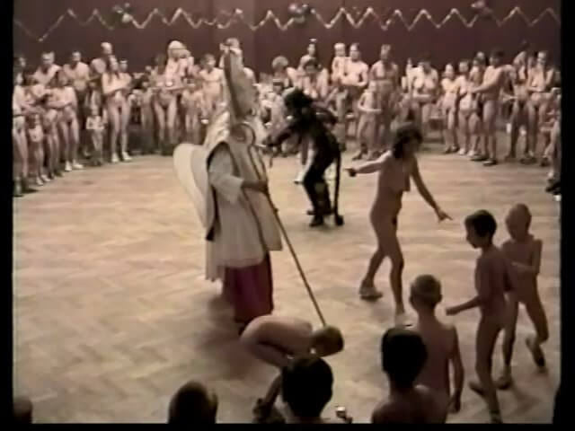 Helios Natura: Christmas Kinder Spiele - Naturism Is Not a Sect