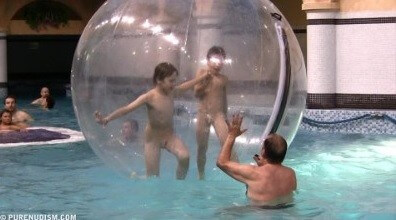 Aquatic Park Zone 1 - Spectators are permitted to be naked